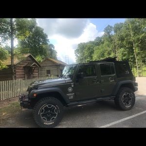 Meet your Posher, Elias